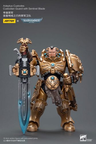 Warhammer 40k 1/18 Adeptus Custodes Custodian Guard with Sentinel Blade akciófigura 12 cm